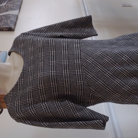 DREW Glen Plaid, Houndstooth, Knit, Flattering, Pullover, Modest, Dress size M - Picture 1 of 14